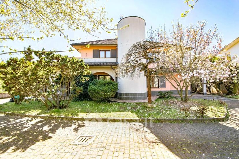 Villa in Via Fratelli Vigorelli — foto 19 di 54