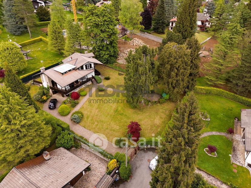 Villa in Viale Belvedere 14 — foto 26 di 77