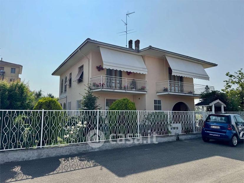 Villa in Via Eugenio Baroni 1 — foto 12 di 33