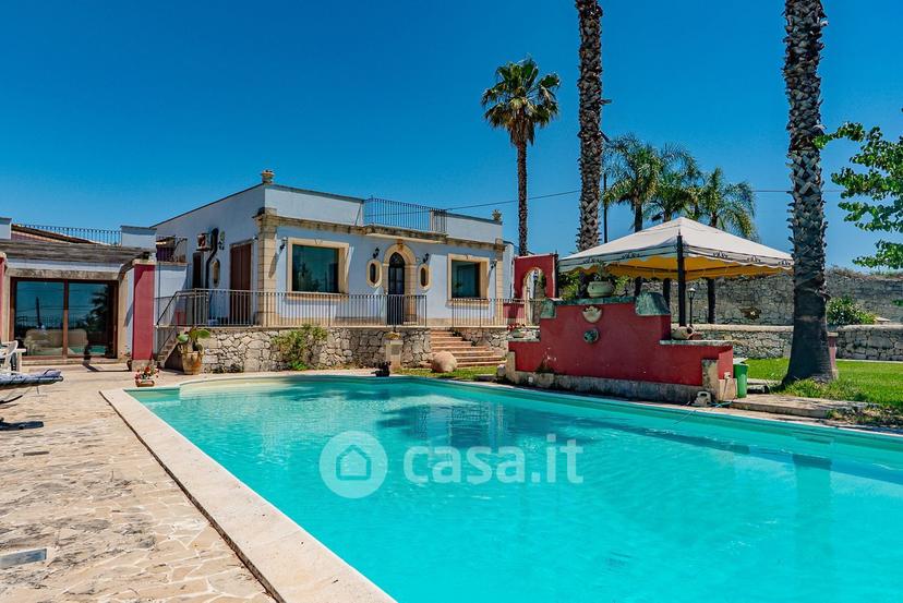 Villa in Via Agamennone 2 — foto 3 di 93