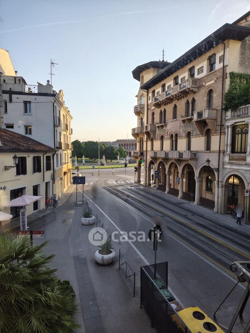 Quadrilocale in Via Beato Luca Belludi — foto 16 di 29