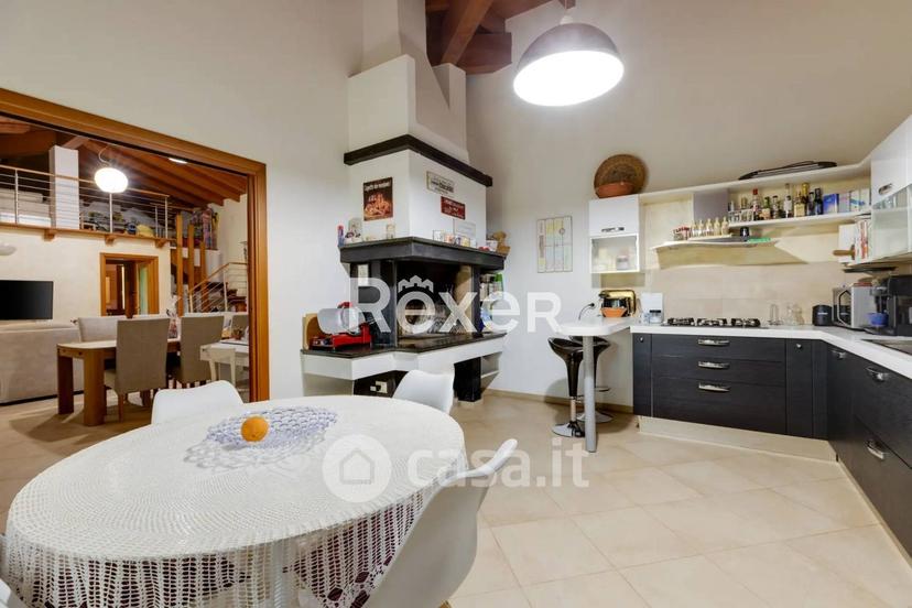 Villa in Sp13 — foto 9 di 33
