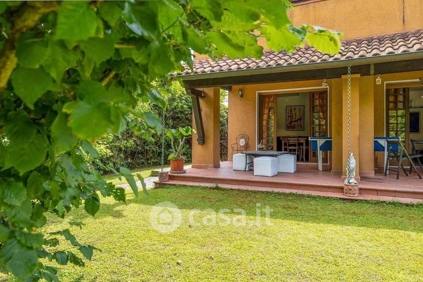 Villa in Via Flli Cervi — foto 15 di 22