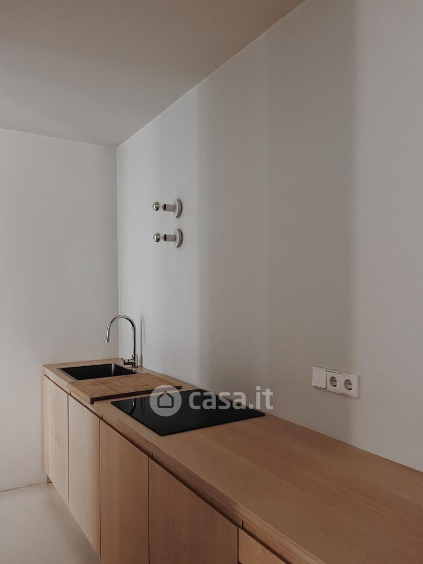 Bilocale in Via Albuzzi 39 — foto 7 di 20