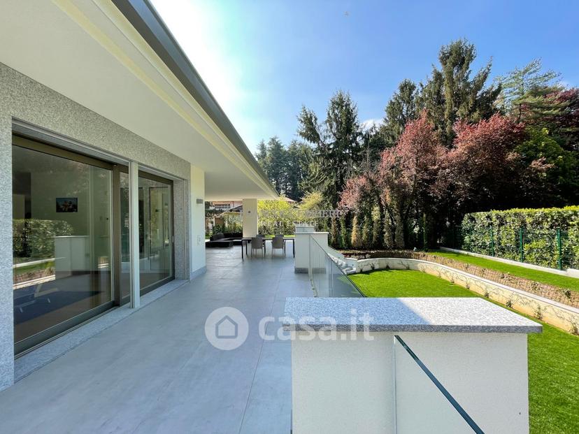 Villa in Via Alcide de Gasperi — foto 19 di 29