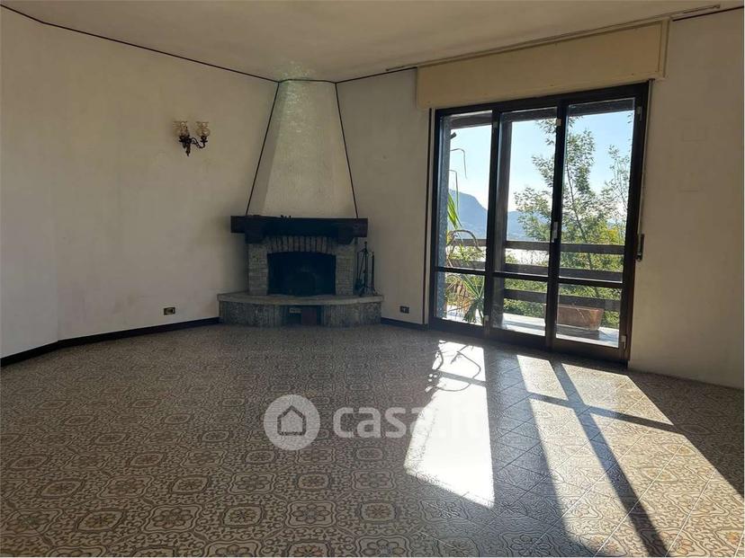 Villa in Via degli Alpini 1 — foto 5 di 41