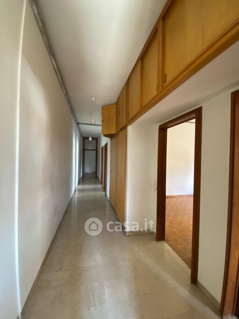 Appartamento in Viale Medaglie d'Oro — foto 9 di 44