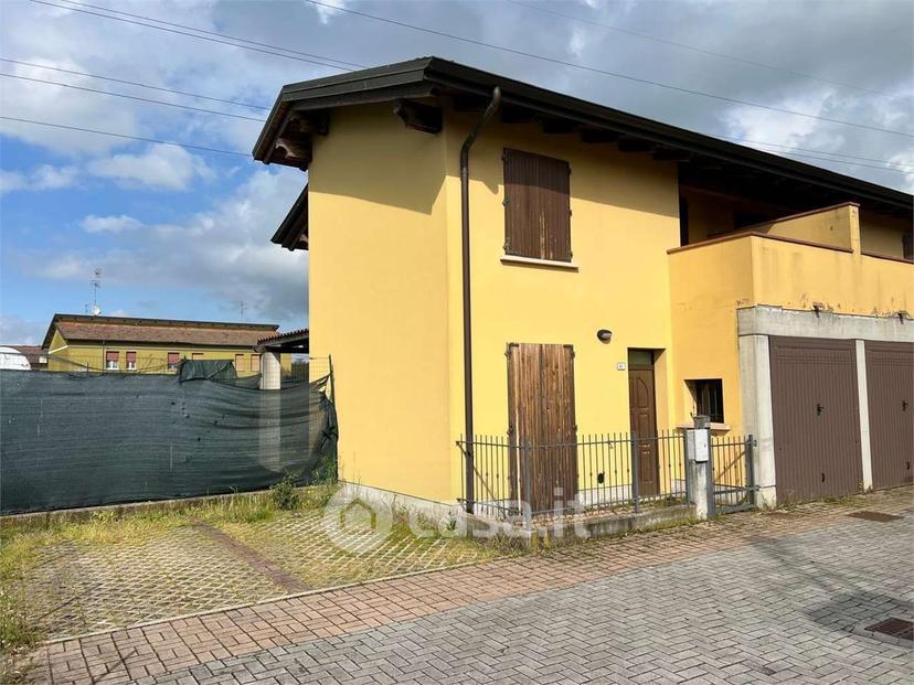 Villa in Via Massimo Samoggia 82 — foto 2 di 25