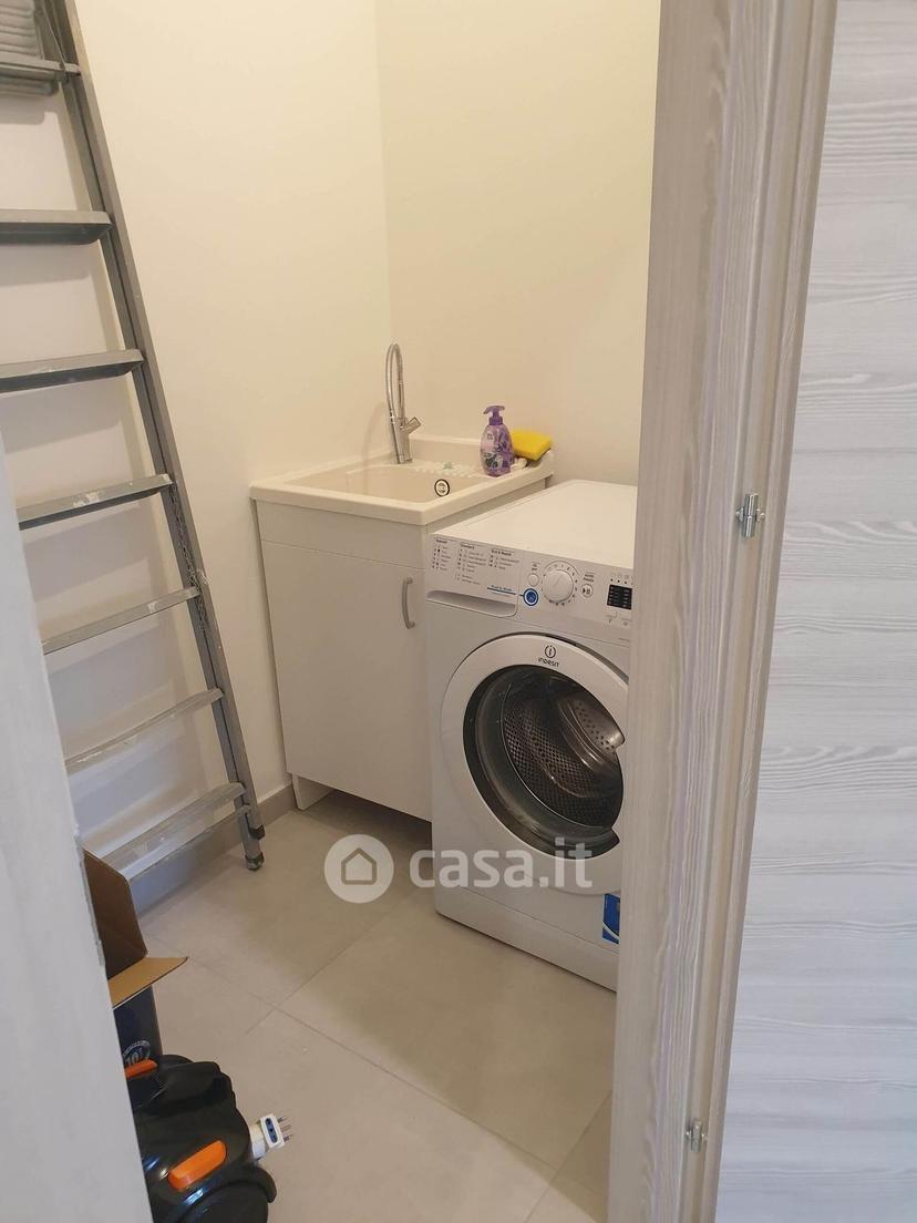 Stanza in Via Carlo Ferrarini 2 — foto 6 di 20