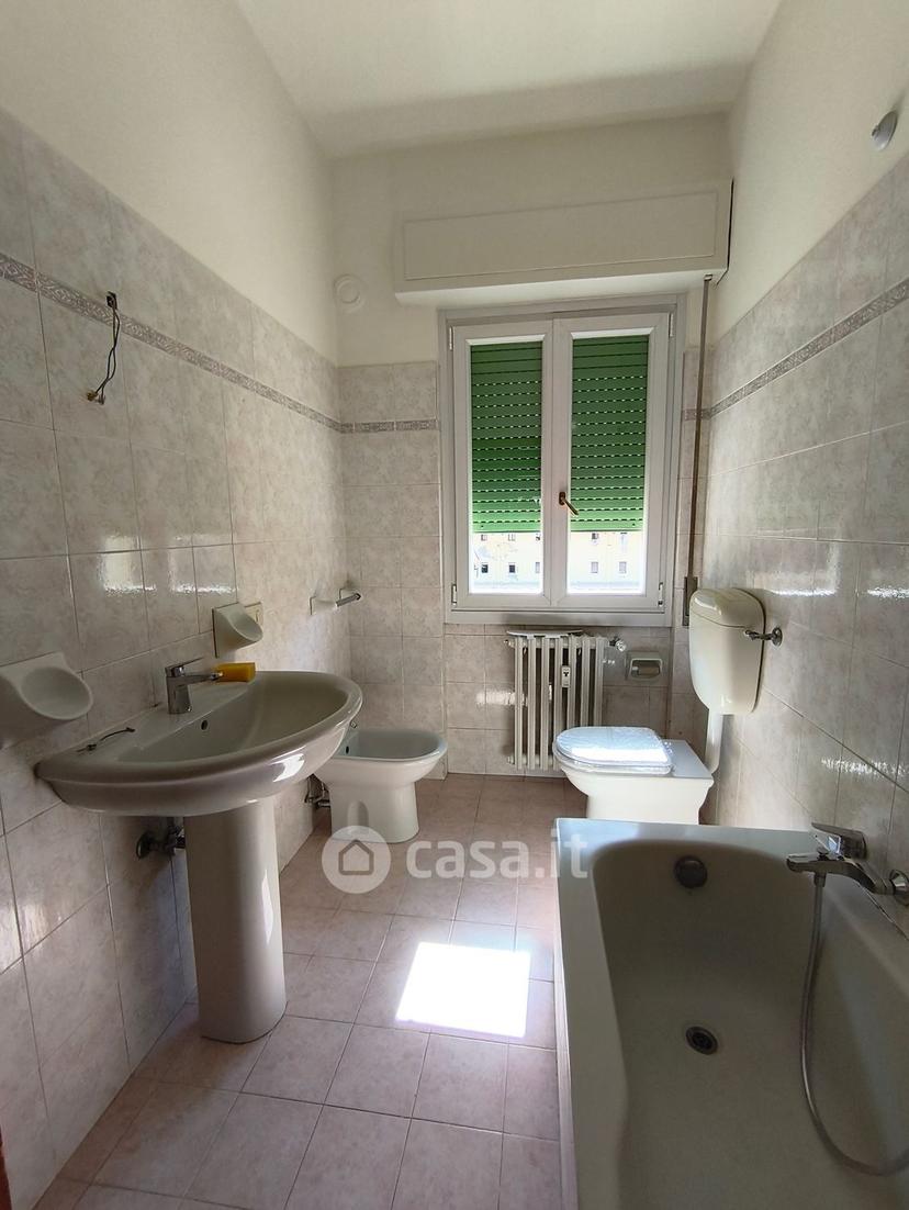 Trilocale in Via F. Petrarca — foto 3 di 25