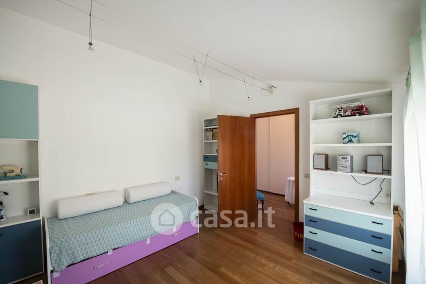 Villa in Via G. Brodolini 49 — foto 34 di 52