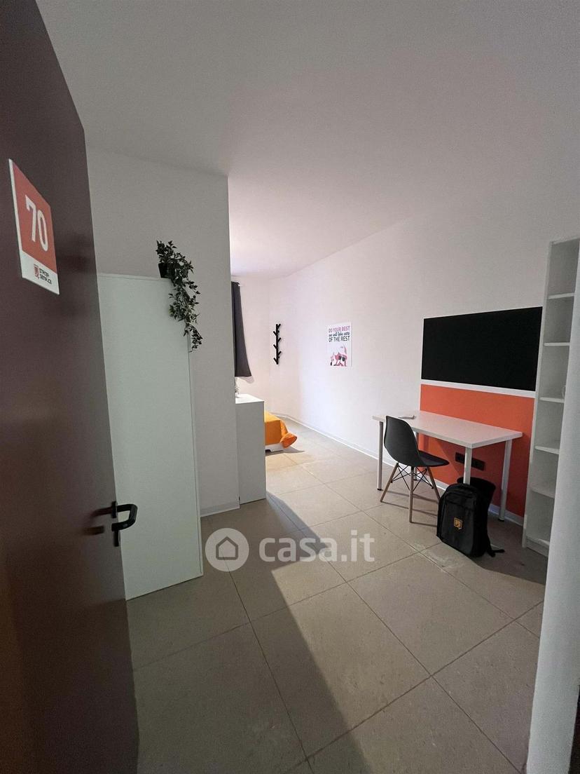 Stanza in Via del Brennero 136 — foto 2 di 7