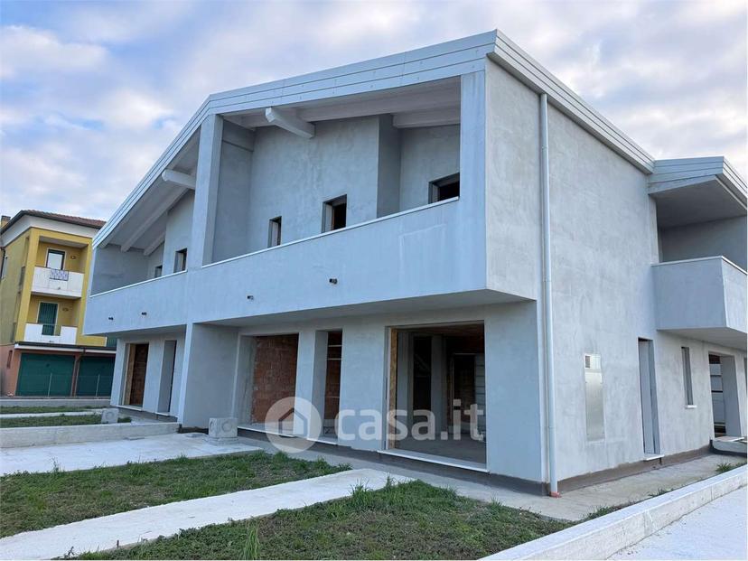 Villa in Via G. Gozzi 1 — foto 4 di 24
