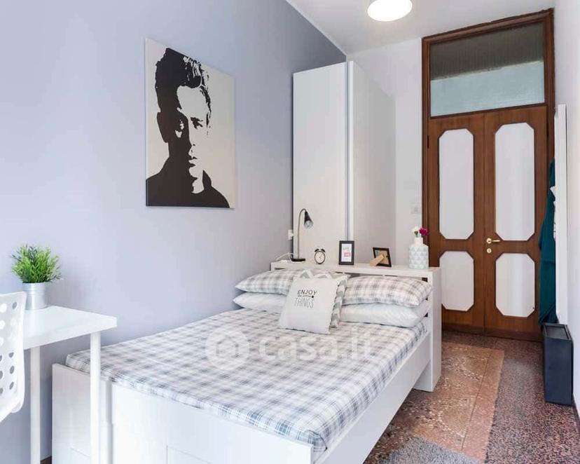 Stanza in Viale Giovanni Vicini 20 — foto 18 di 33