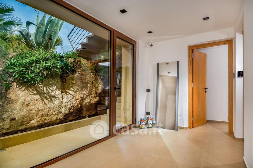 Villa in Via Caio Duilio — foto 12 di 45