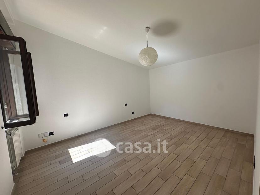 Trilocale in Via Italia 15 a — foto 2 di 24