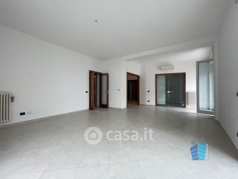 Trilocale in Via Filippo Turati — foto 8 di 20