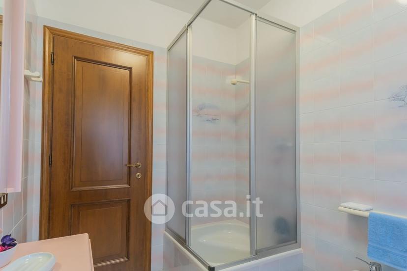 Villa in Via Gianni Rodari 69 — foto 33 di 73