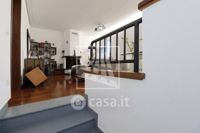Villa in Via Gianni Rodari 16 — foto 40 di 89