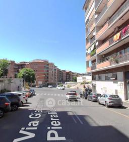 Quadrilocale in Via Giacinto de Vecchi Pieralice 5