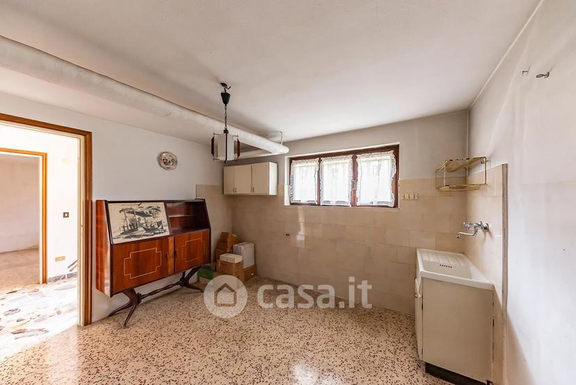 Villa in Via Monte Nevoso 10 — foto 46 di 49