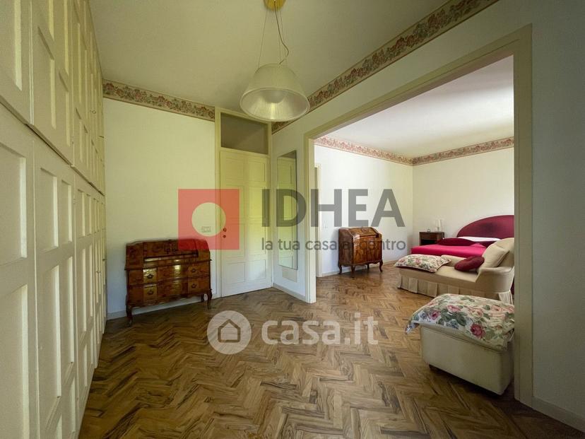 Villa in Via IV Novembre — foto 28 di 39
