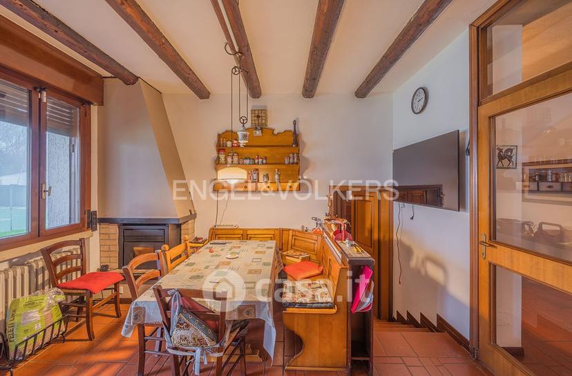 Villa in Via Scapacchiò — foto 17 di 21