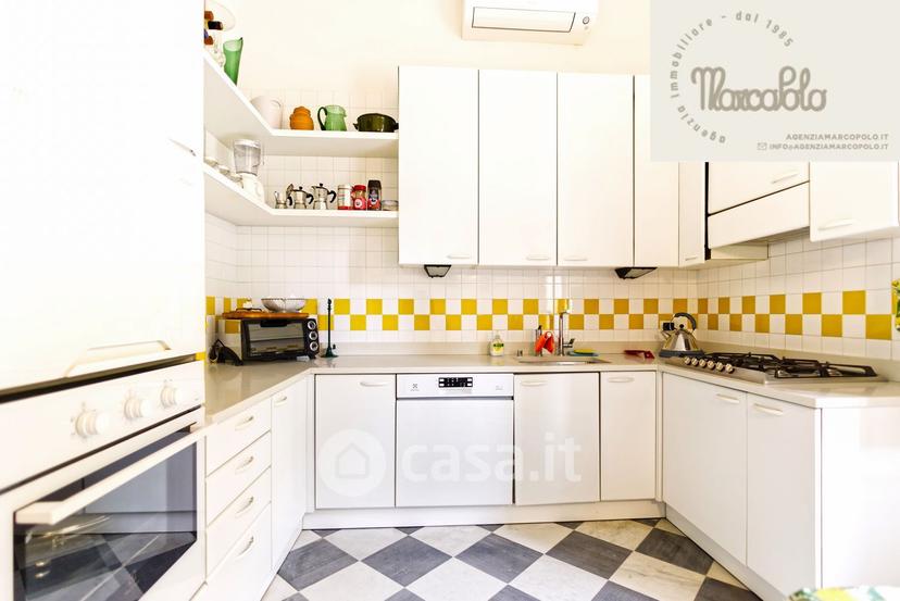 Villa in Via C. Cavour 1 — foto 9 di 31