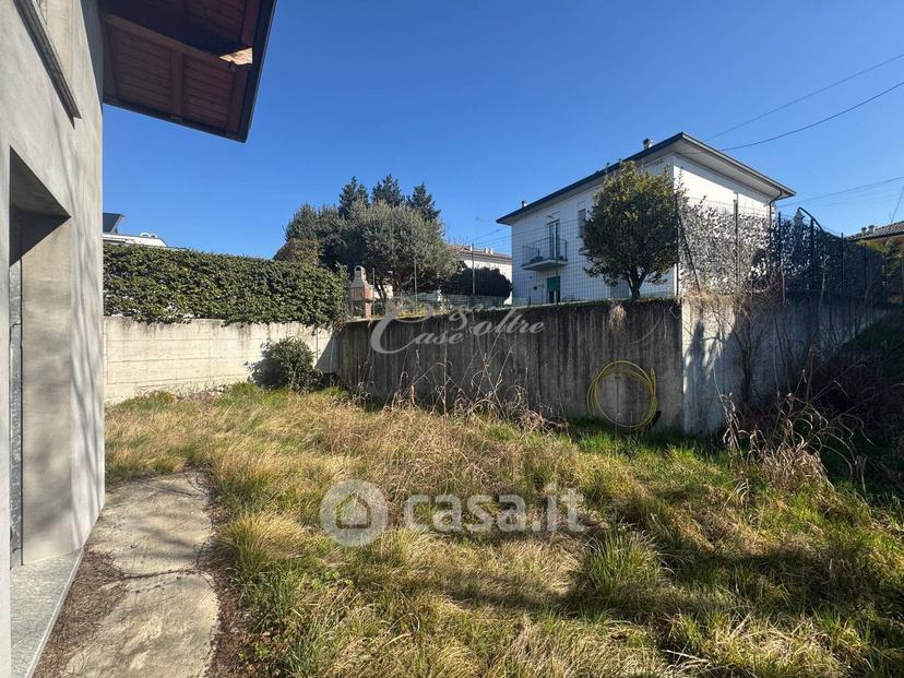Villa in Villaggio Trieste — foto 16 di 25