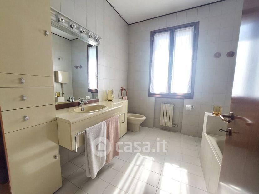 Villa in Via Miranese 11 — foto 29 di 38