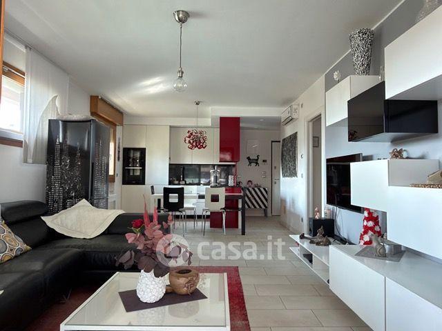 Trilocale in Via San Rocco 12 — foto 8 di 17