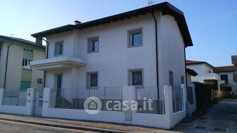 Villa in Via Umago 16 — foto 20 di 93