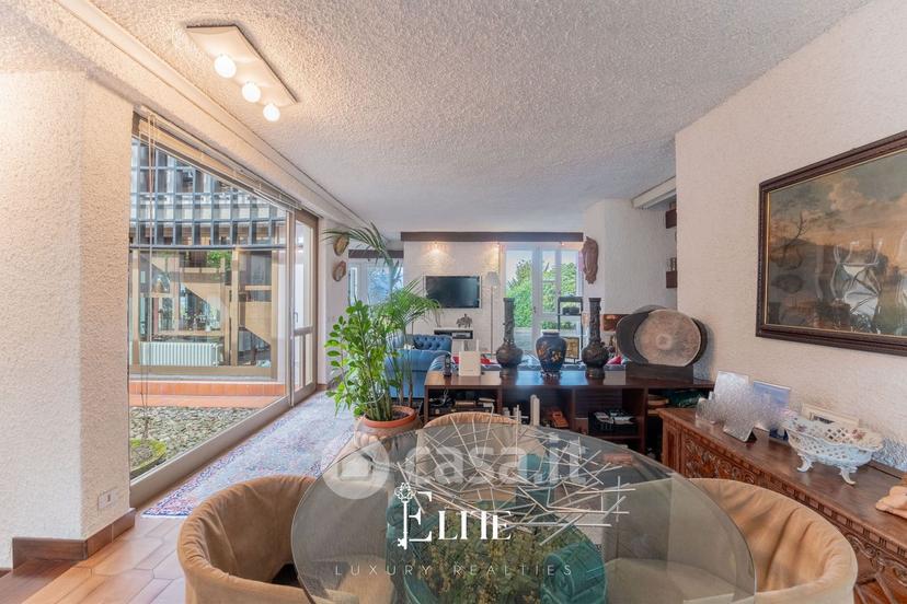 Villa in Via Luigi Cadorna 1800 — foto 12 di 42