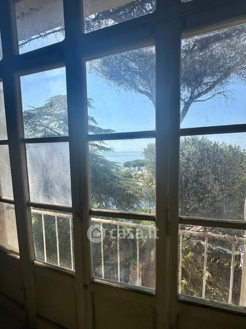 Villa in Via Appia 104 /200 — foto 32 di 136