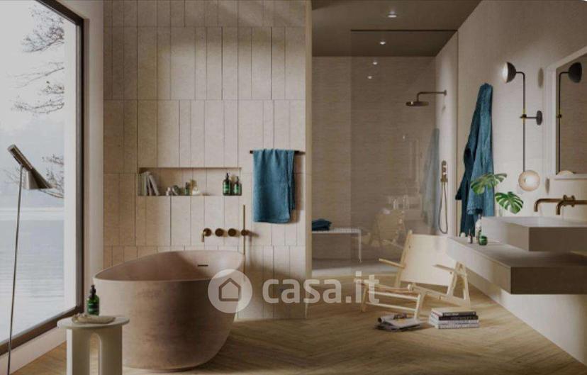 Trilocale in Via Lago Calamone — foto 11 di 17