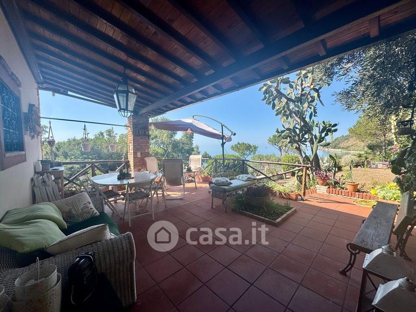 Villa in Via Appia 104 /200 — foto 17 di 136