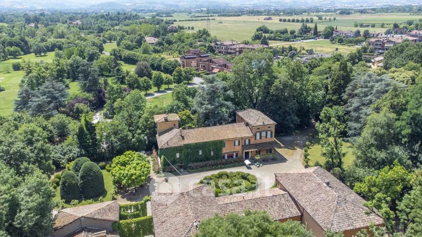 Villa in Via Castelnuovo Rangone — foto 29 di 101