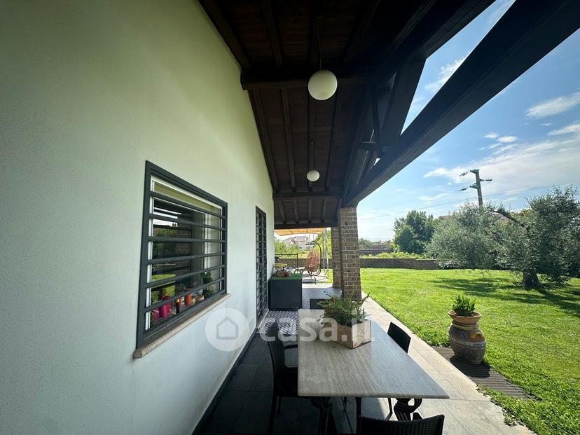 Villa in Via Falerina 185