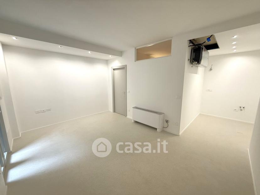 Trilocale in Via Giuseppe Parini 10 — foto 19 di 23