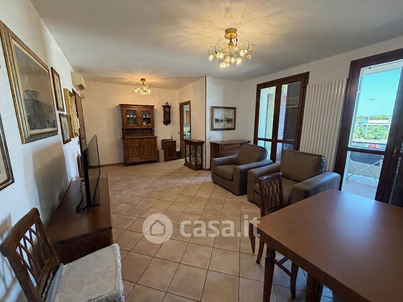 Trilocale in Via Toscana 84 a — foto 14 di 22