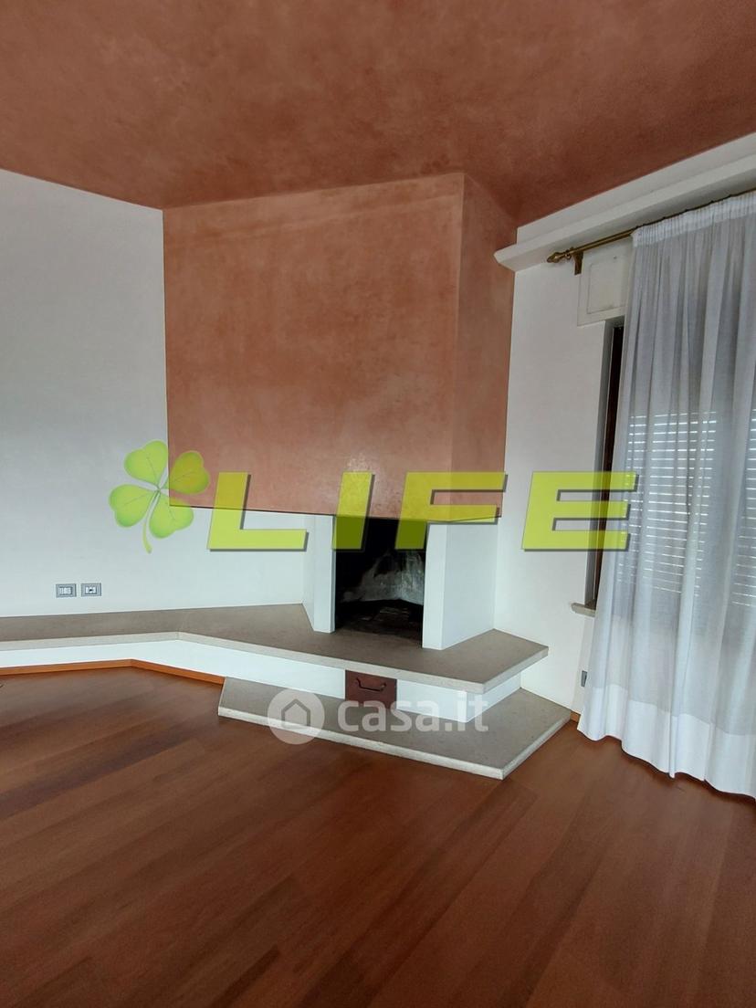 Villa in Via Conti d'Onigo — foto 2 di 41
