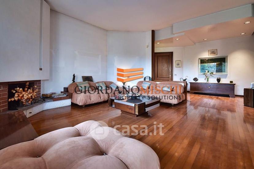 Appartamento in Via A. Villa 20 — foto 35 di 53