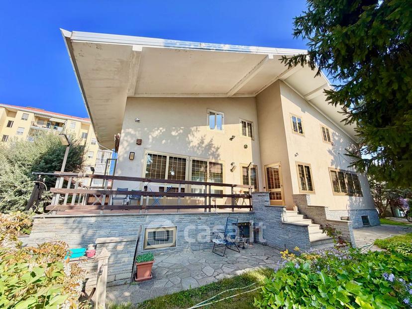 Villa in Via Giuseppe Parini 5 — foto 13 di 86