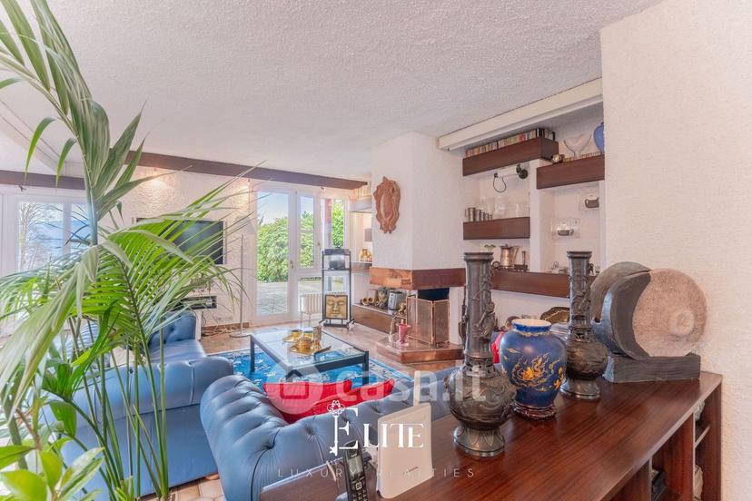 Villa in Via Luigi Cadorna 1800 — foto 15 di 42