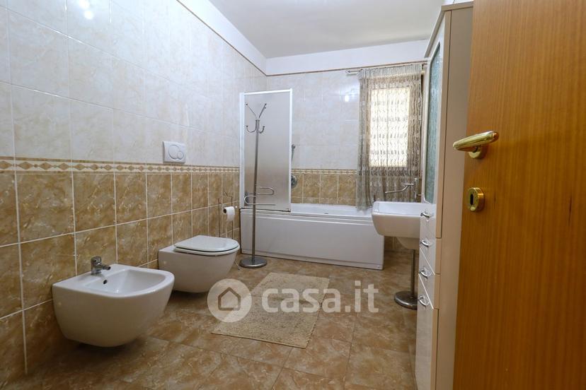Quadrilocale in Viale Italia — foto 34 di 35