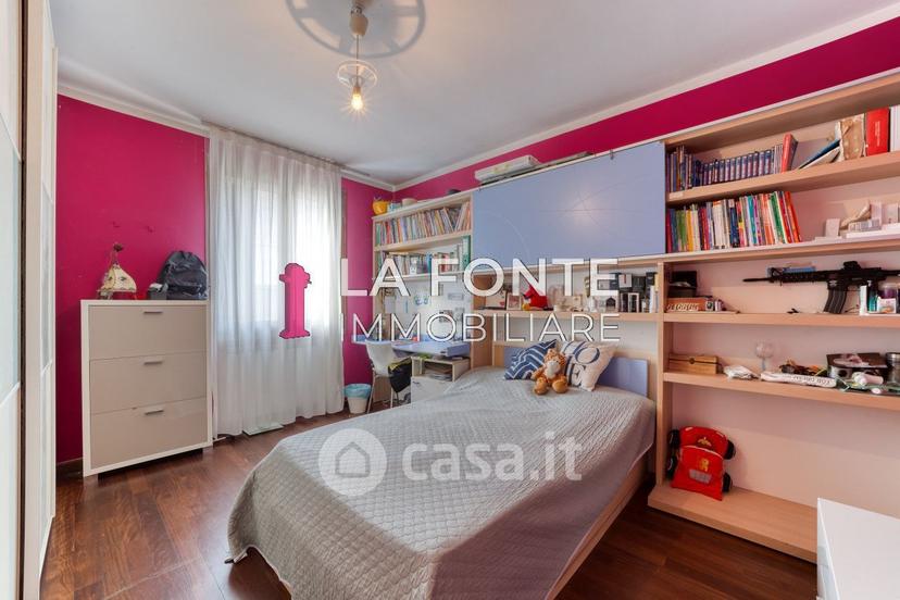Villa in Via Lombardia — foto 9 di 29
