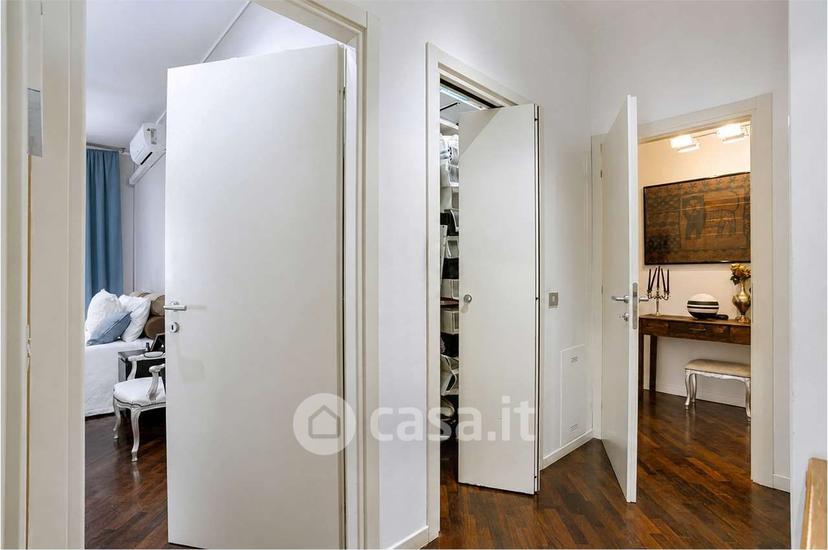 Trilocale in Via Giulio Silva 24 — foto 3 di 35