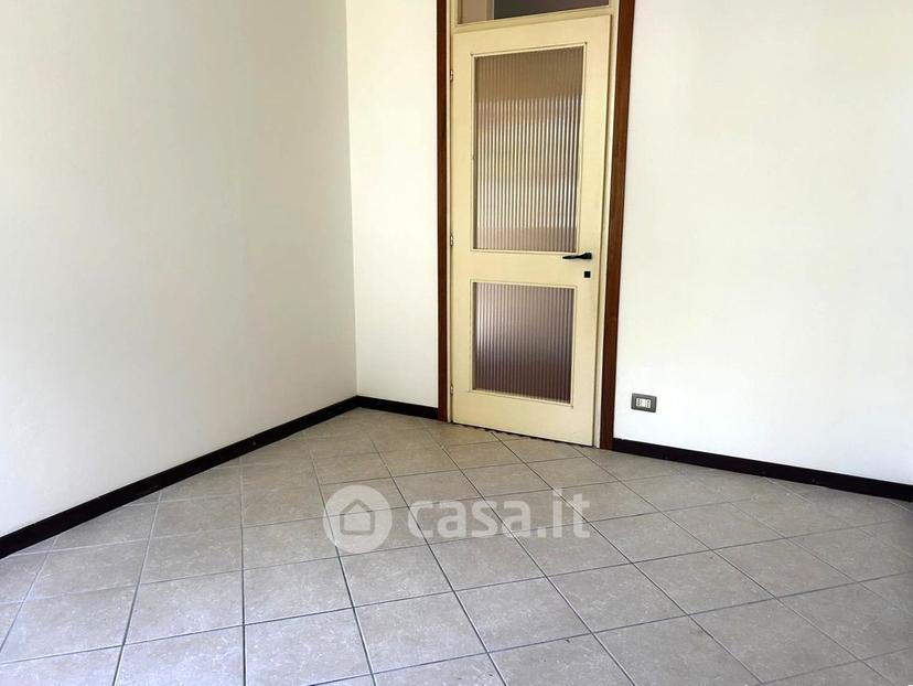 Quadrilocale in Via Milano 22 — foto 9 di 34