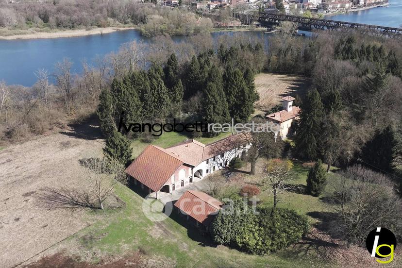 Villa in Via Sempione 13 — foto 24 di 40