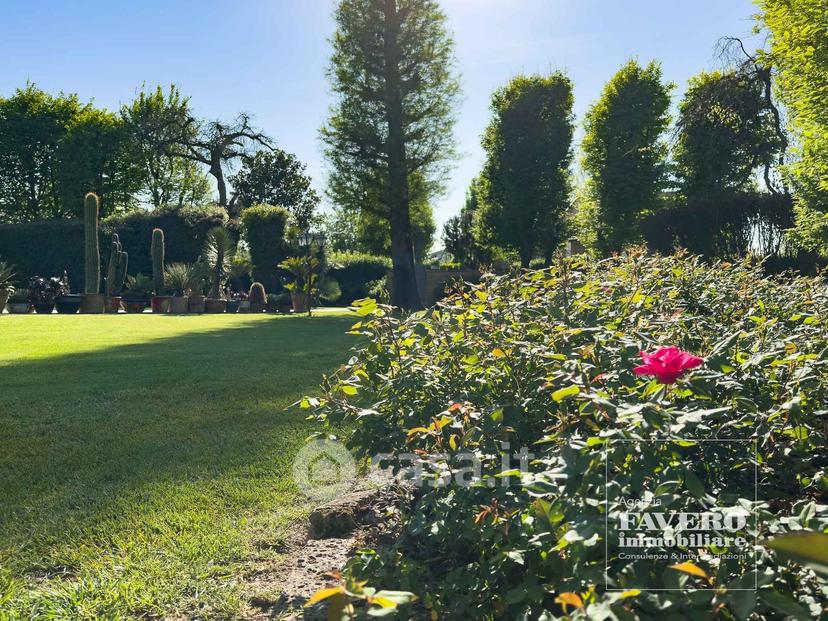 Villa in Piazza G. Marconi 28 — foto 35 di 54
